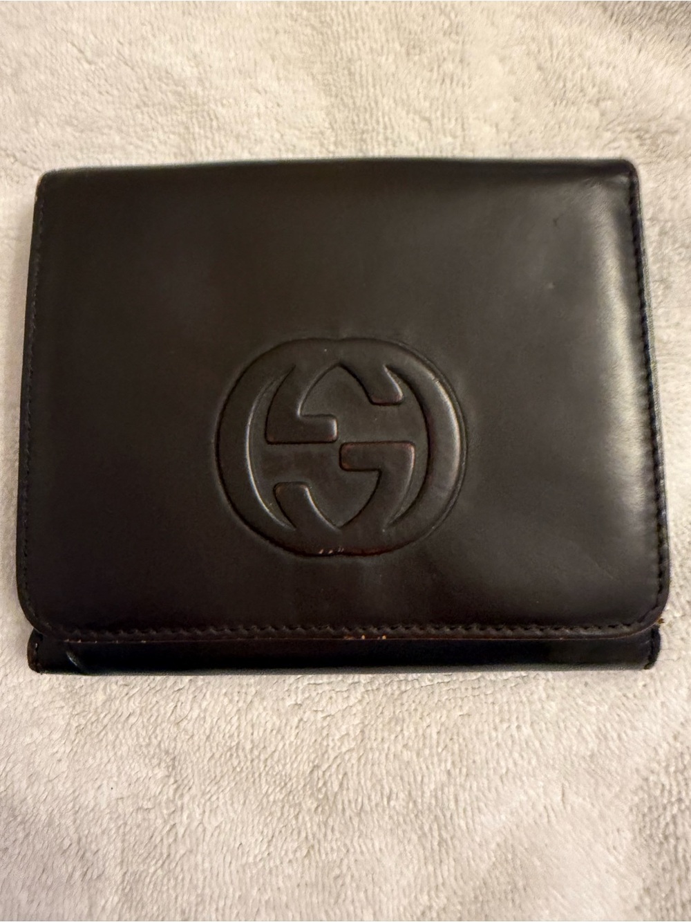 Gucci Men's Wallet with Embossed Logo-PROJECT